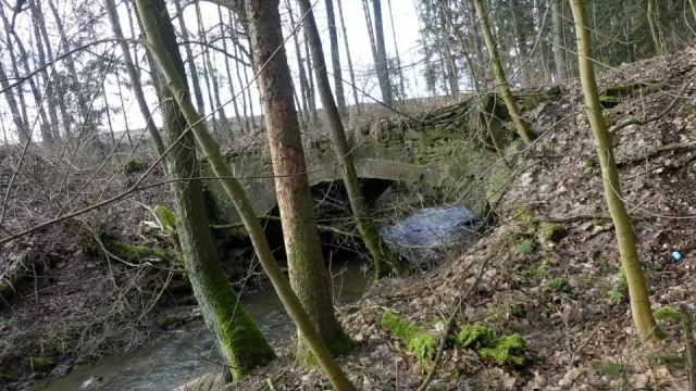 Tip na nevšední výlet: U vesnice Sazomín najdete utajená místa, která přežila válku i Československo