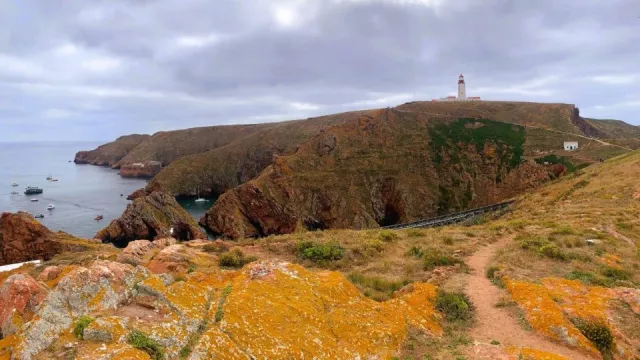 Objevte ostrovy Berlengas, ohromující divoké místo nedaleko Lisabonu. Nedostane se sem každý