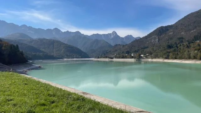 Itálie nabízí krásná jezera i tragické příběhy. Navštívili jsme přehradu Vajont a  Lago di Bárcis