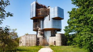 Petrova Gora: Malá zajížďka cestou do Chorvatska ukáže fascinující jugoslávský monument z 80. let