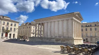 Nîmes