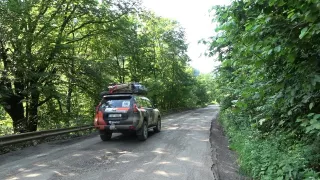 Až uvidíte tenhle tankodrom, na díry českých silnic si nebudete stěžovat