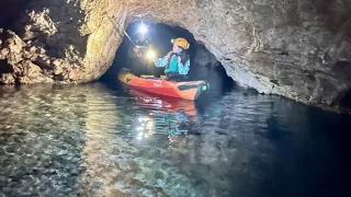 Jen tak projíždět Slovinsko a nezastavit se je velká chyba. Fotr si odsud veze tuny zážitků