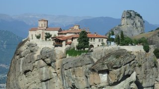 Mystická oblast Meteora: Skalní kláštery vystavěné mnichy vás ohromí nejen svojí atmosférou