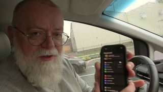 To je čára přes rozpočet! Fotr se na ostrově Man ocitl bez funkčního telefonu