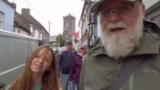 Dingle je malé město s velkou filmovou historií. A o drby z natáčení v něm není nouze