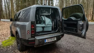 Land Rover Defender Outbound