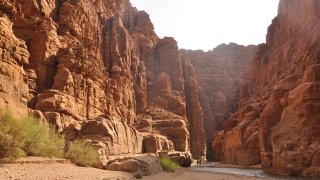 Jordánský trek kaňonem Wadi Mujib: Čekaly nás překrásné vodopády i smrtelné nebezpečí