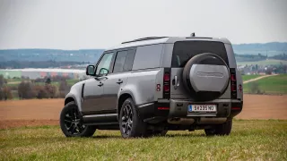 Land Rover Defender Outbound